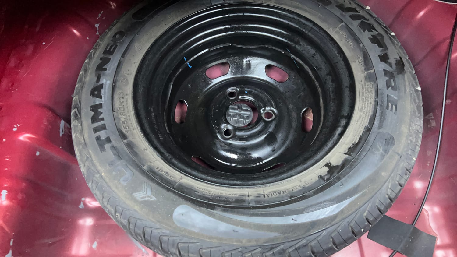 Used 2018 Renault Kwid RXT (O) 1.0 SCE Edition Petrol Manual tyres SPARE TYRE VIEW