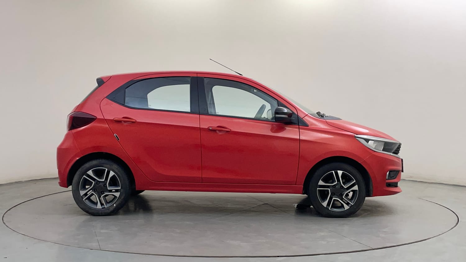 Used 2021 Tata Tiago XZA Plus Petrol Automatic exterior RIGHT SIDE VIEW
