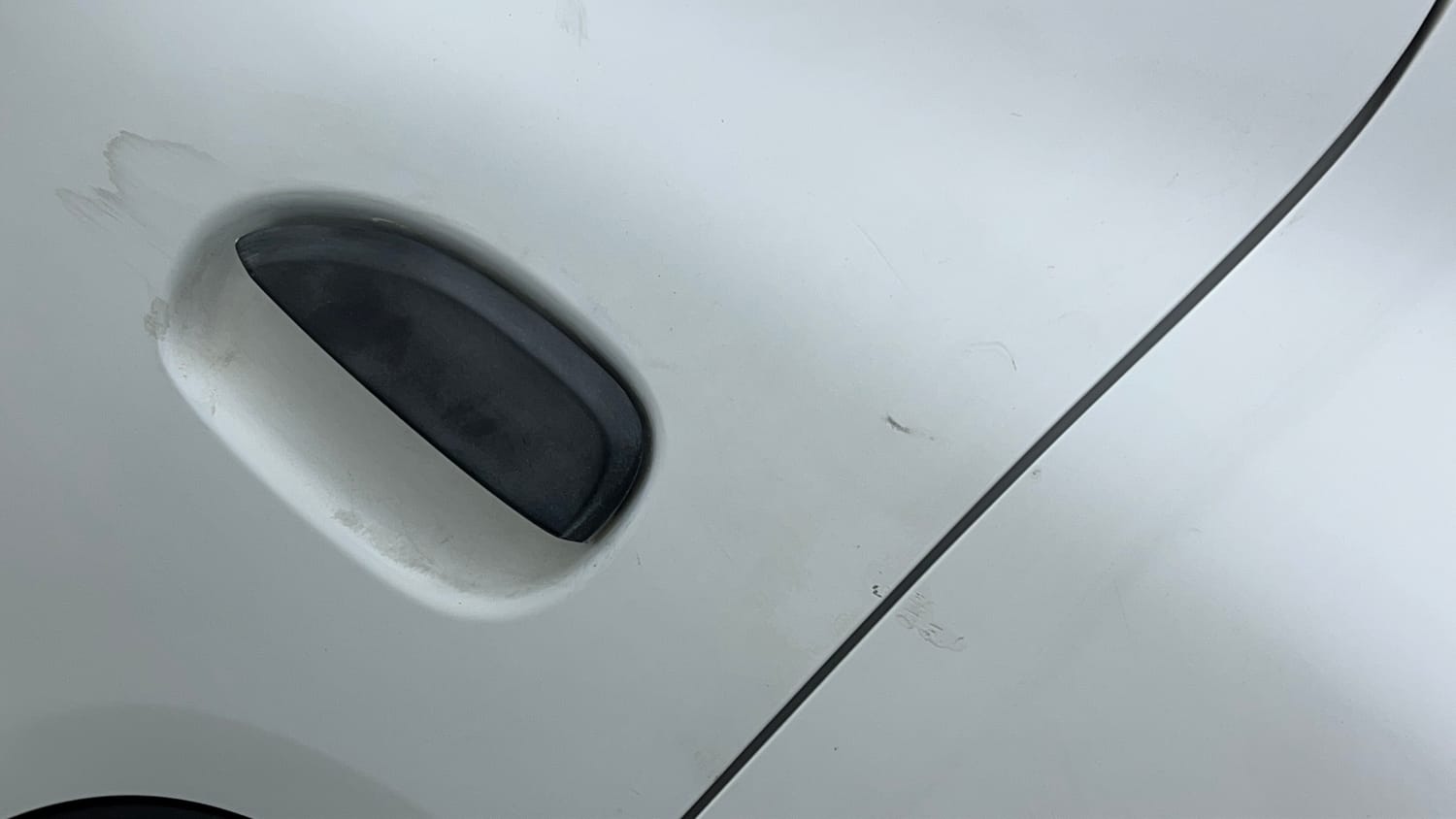 Used 2018 Renault Kwid 1.0 RXT Petrol Manual dents MINOR SCRATCH