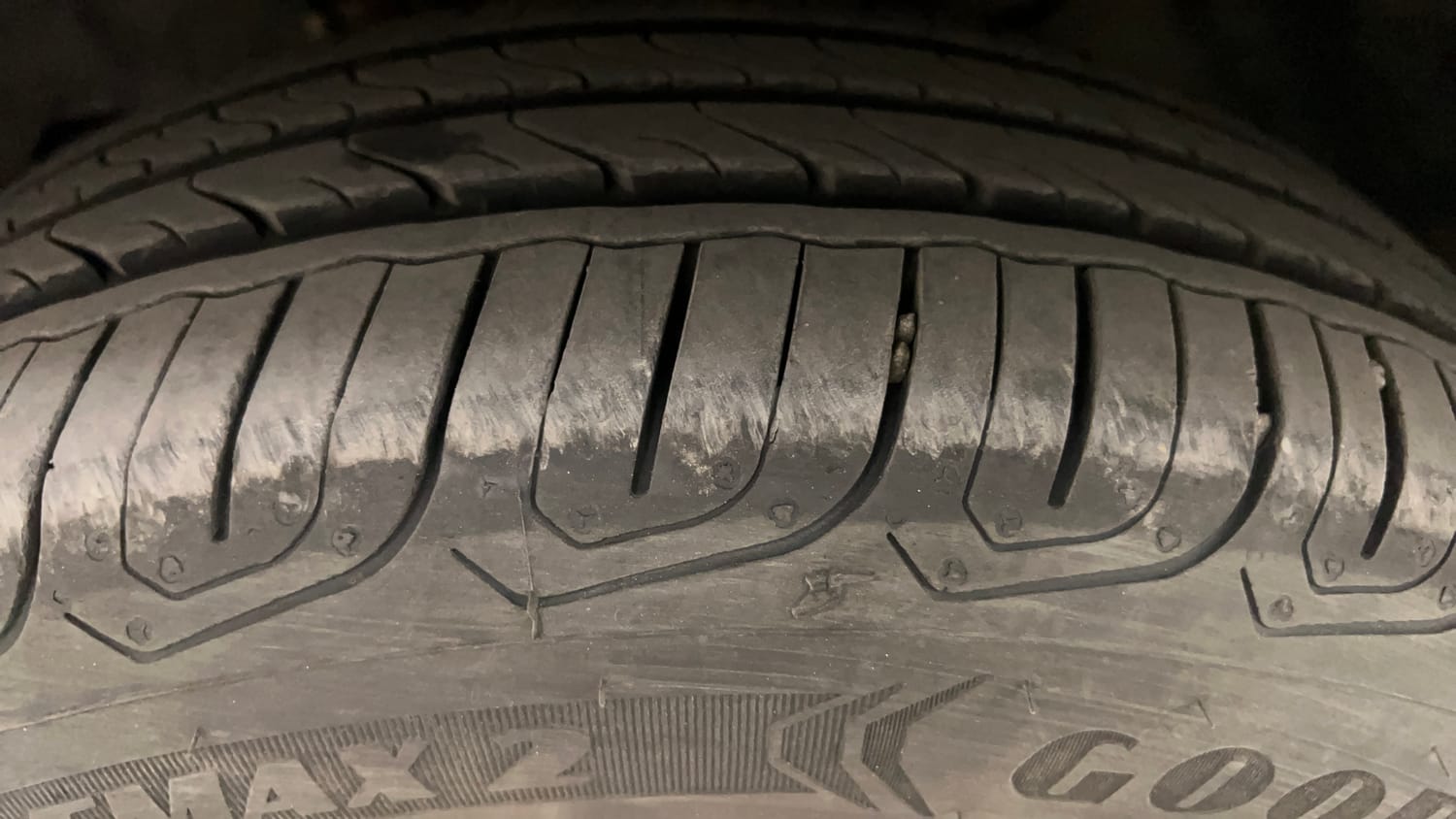 Used 2022 Tata Tigor XZ Plus CNG Cng Manual tyres LEFT FRONT TYRE TREAD VIEW