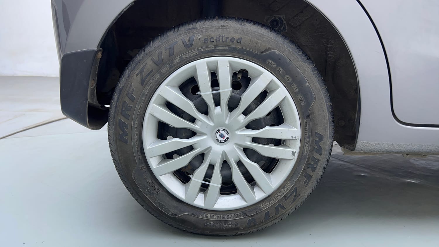 Used 2016 Maruti Suzuki Celerio VXi Petrol Manual tyres RIGHT REAR TYRE RIM VIEW