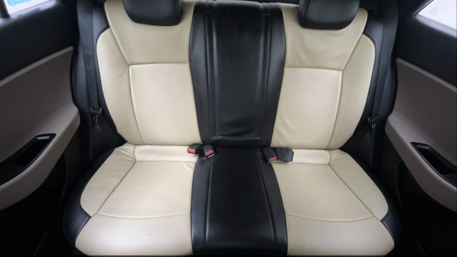 Used 2020 Hyundai Elite i20 Asta 1.2 (O) CVT Petrol Automatic interior REAR SEAT CONDITION VIEW