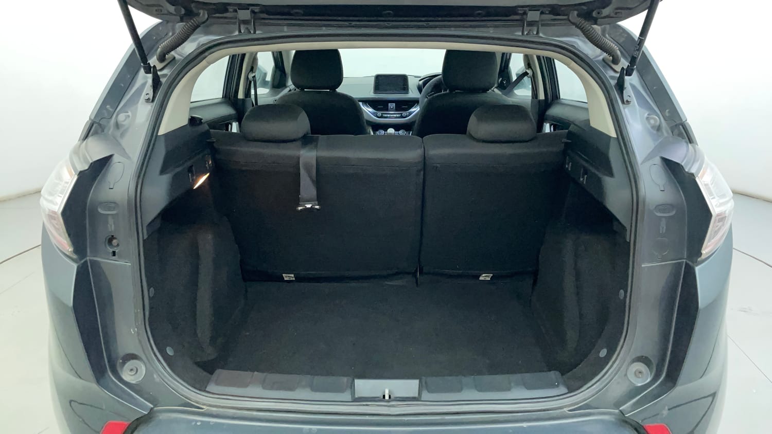 Used 2018 Tata Nexon XZ Plus Diesel Diesel Manual interior DICKY INSIDE VIEW