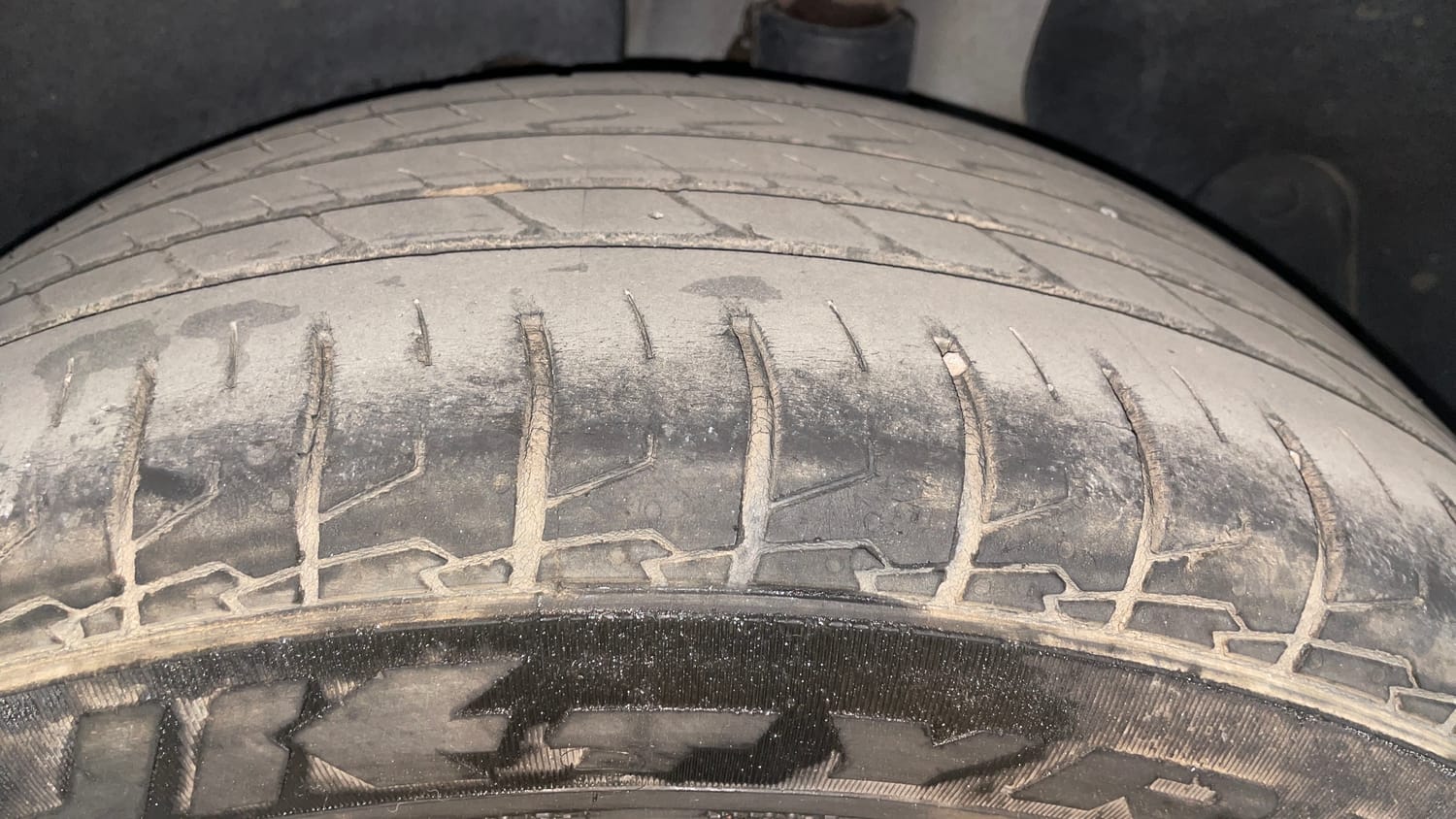 Used 2022 Hyundai Creta SX (O) 1.4 Turbo 7 DCT Petrol Automatic tyres LEFT REAR TYRE TREAD VIEW