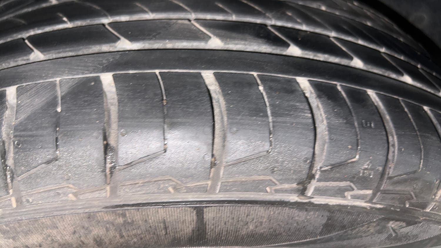 Used 2019 Hyundai Creta SX 1.6 AT CRDi Diesel Automatic tyres LEFT REAR TYRE TREAD VIEW