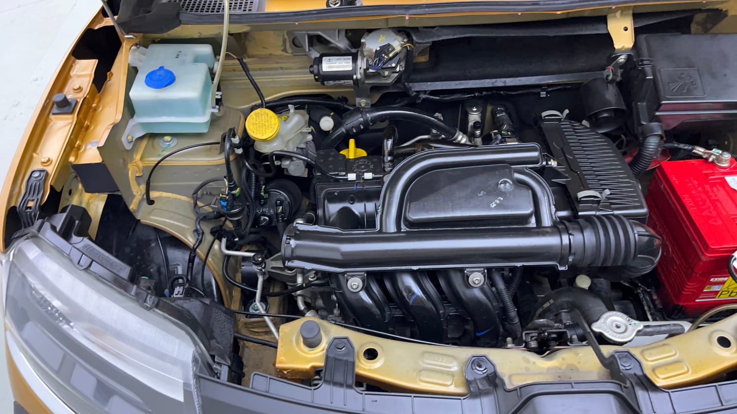 Used 2022 Renault Kwid CLIMBER AMT Petrol Automatic engine ENGINE RIGHT SIDE VIEW