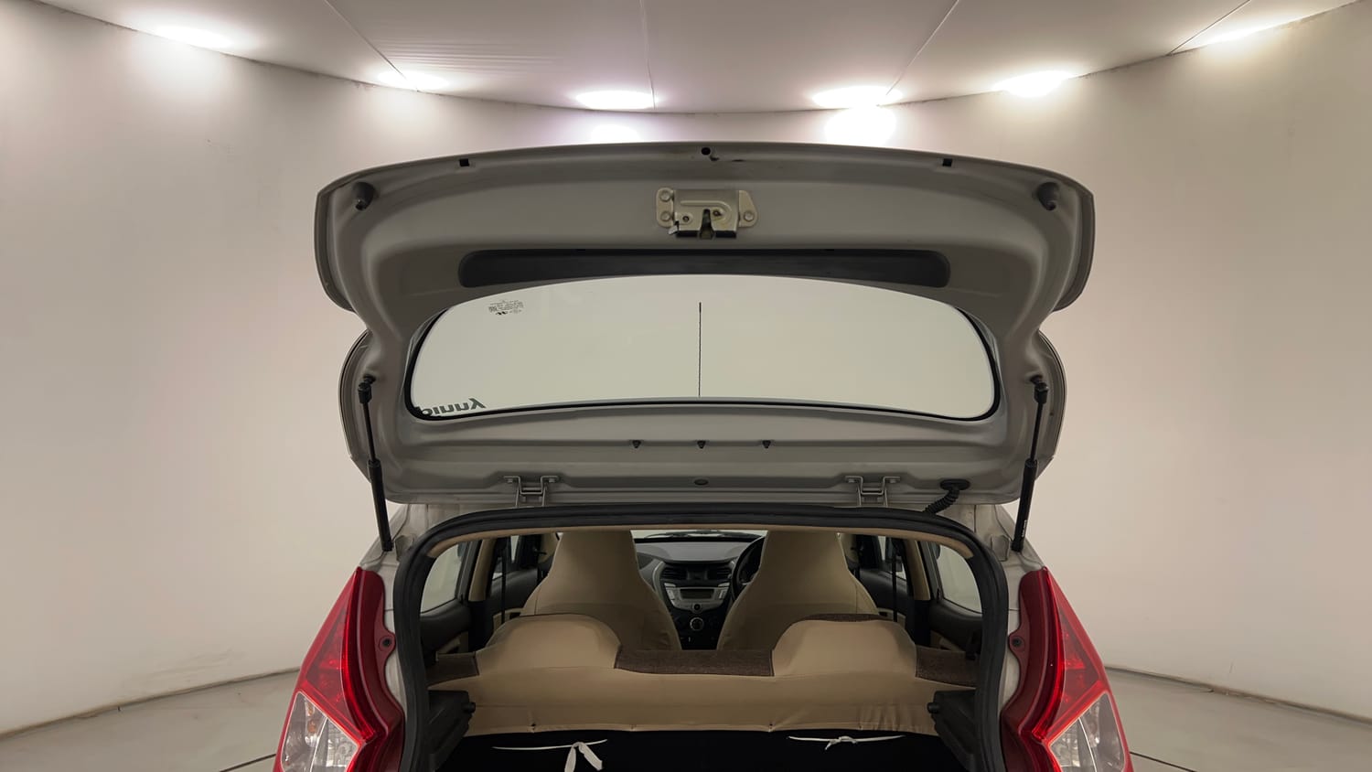 Used 2018 Hyundai Eon Magna + Petrol Manual interior DICKY DOOR OPEN VIEW