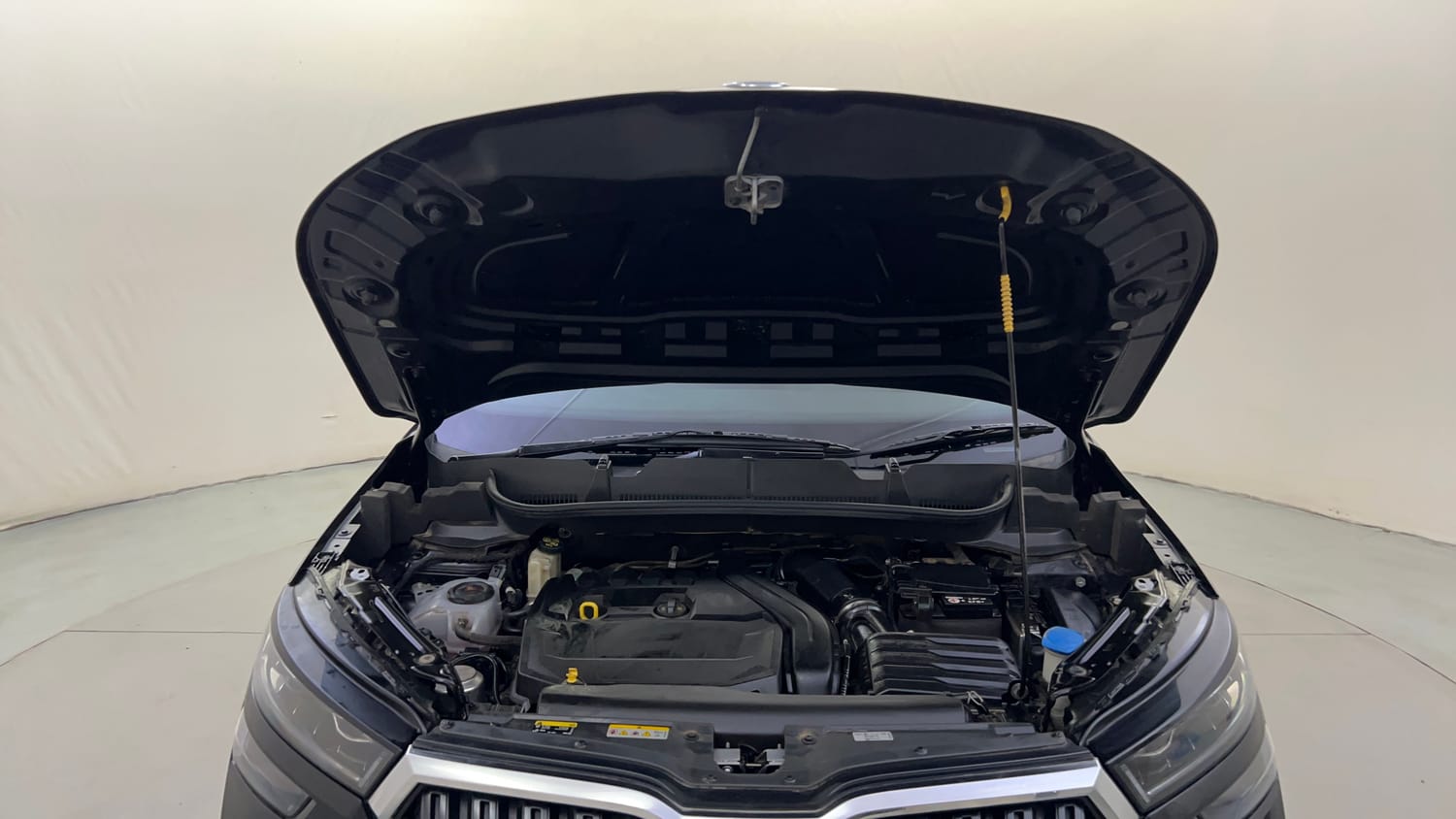 Used 2024 Skoda Kushaq Style 1.5L TSI DSG Petrol Automatic engine ENGINE & BONNET OPEN FRONT VIEW