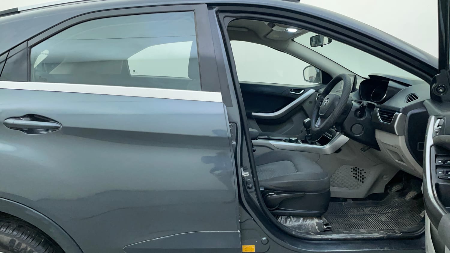 Used 2018 Tata Nexon XZ Plus Diesel Diesel Manual interior RIGHT SIDE FRONT DOOR CABIN VIEW