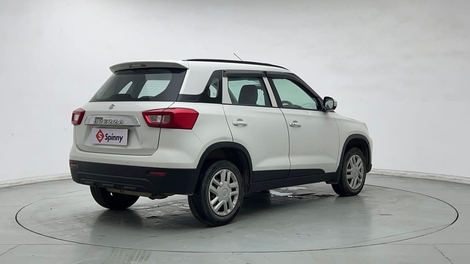 Used 2021 maruti-suzuki Vitara Brezza VXi Petrol Manual exterior RIGHT REAR CORNER VIEW