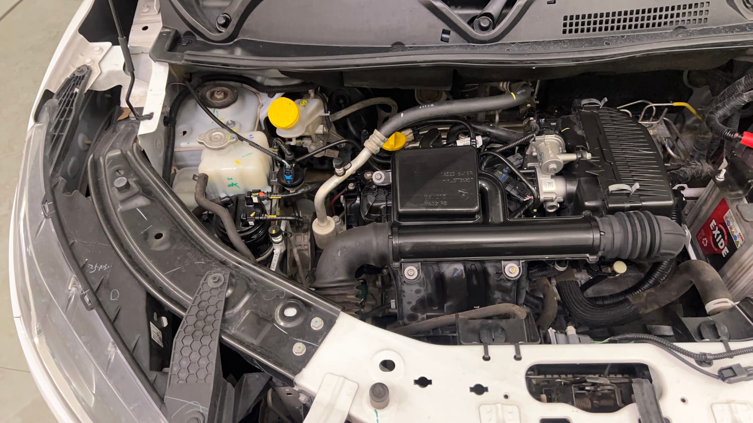 Used 2023 Nissan Magnite XV Petrol Manual engine ENGINE RIGHT SIDE VIEW