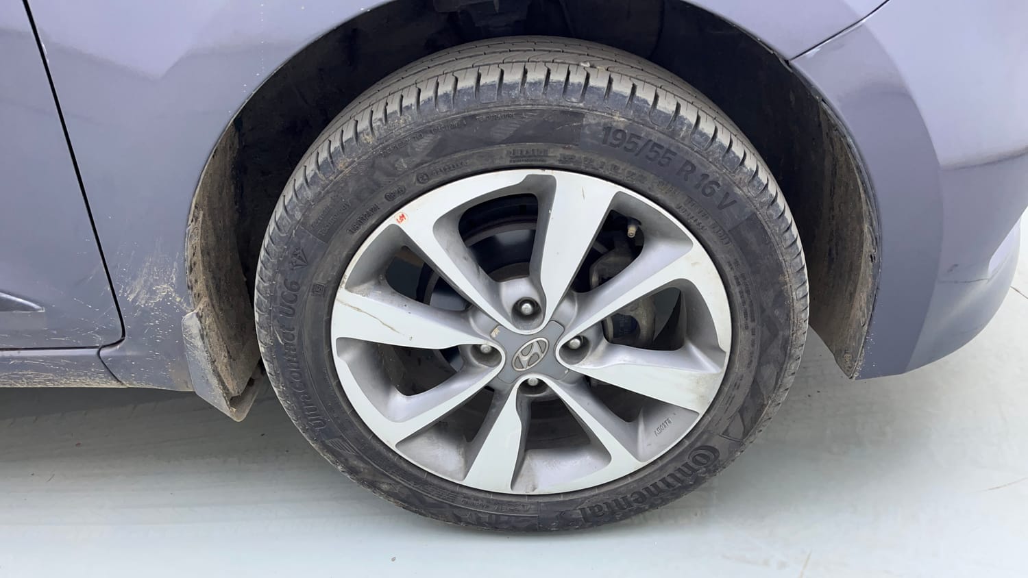 Used 2016 Hyundai Elite i20 Asta 1.2 Petrol Manual tyres RIGHT FRONT TYRE RIM VIEW