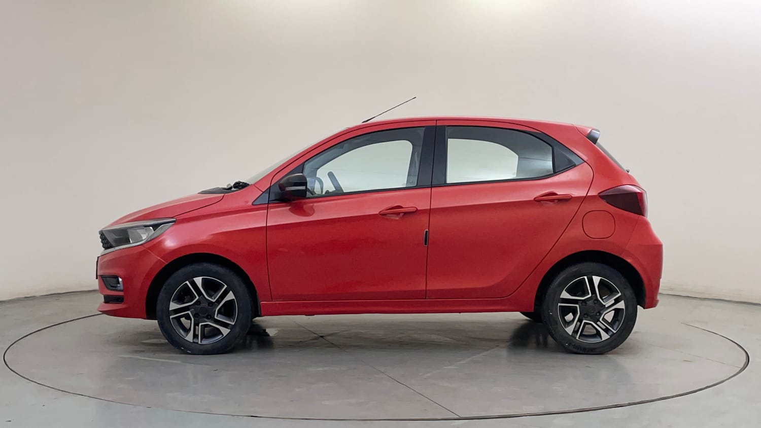 Used 2021 Tata Tiago XZA Plus Petrol Automatic exterior LEFT SIDE VIEW