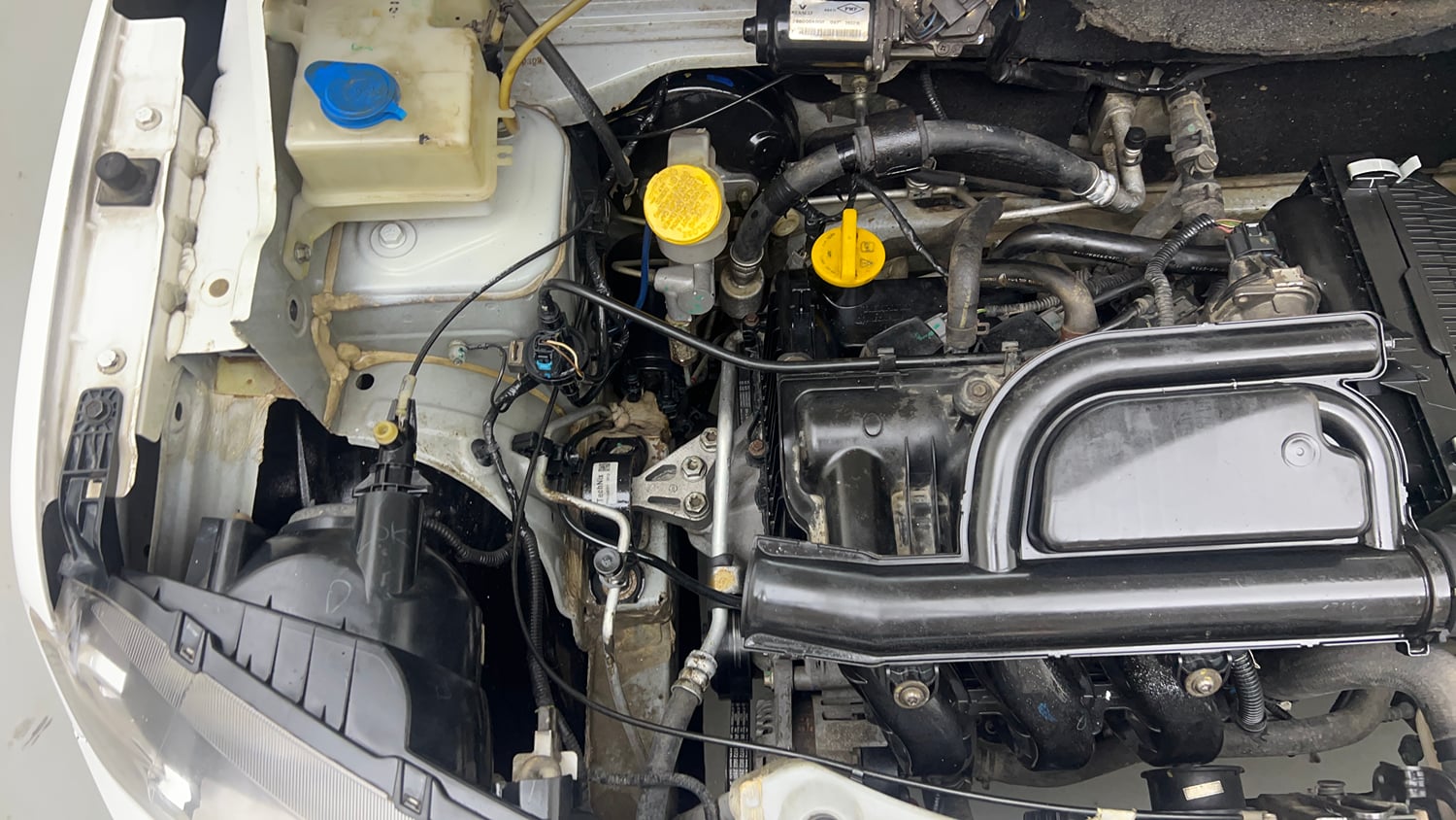 Used 2016 Renault Kwid RXT Petrol Manual engine ENGINE RIGHT SIDE VIEW