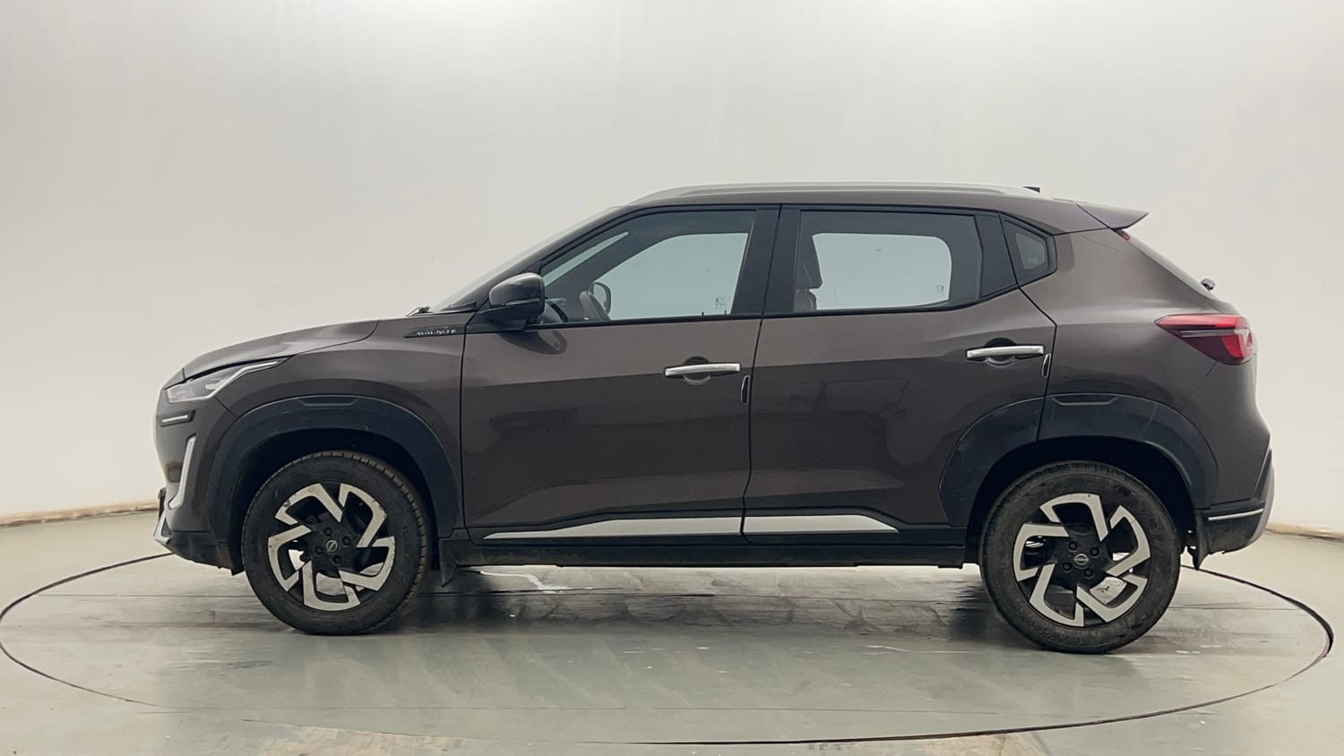 Used 2021 Nissan Magnite XV Turbo Petrol Manual exterior LEFT SIDE VIEW