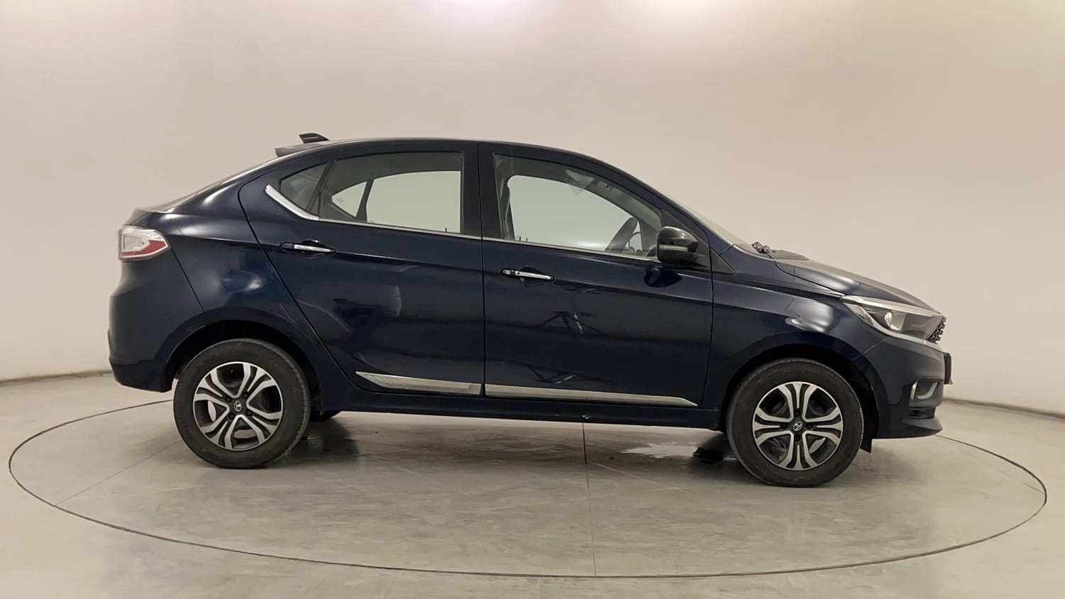 Used 2022 Tata Tigor XZ Plus CNG Cng Manual exterior RIGHT SIDE VIEW