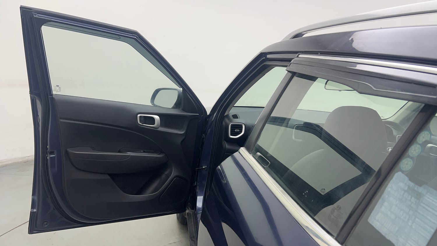 Used 2020 Hyundai Venue S 1.0 Turbo DCT Petrol Automatic interior LEFT FRONT DOOR OPEN VIEW