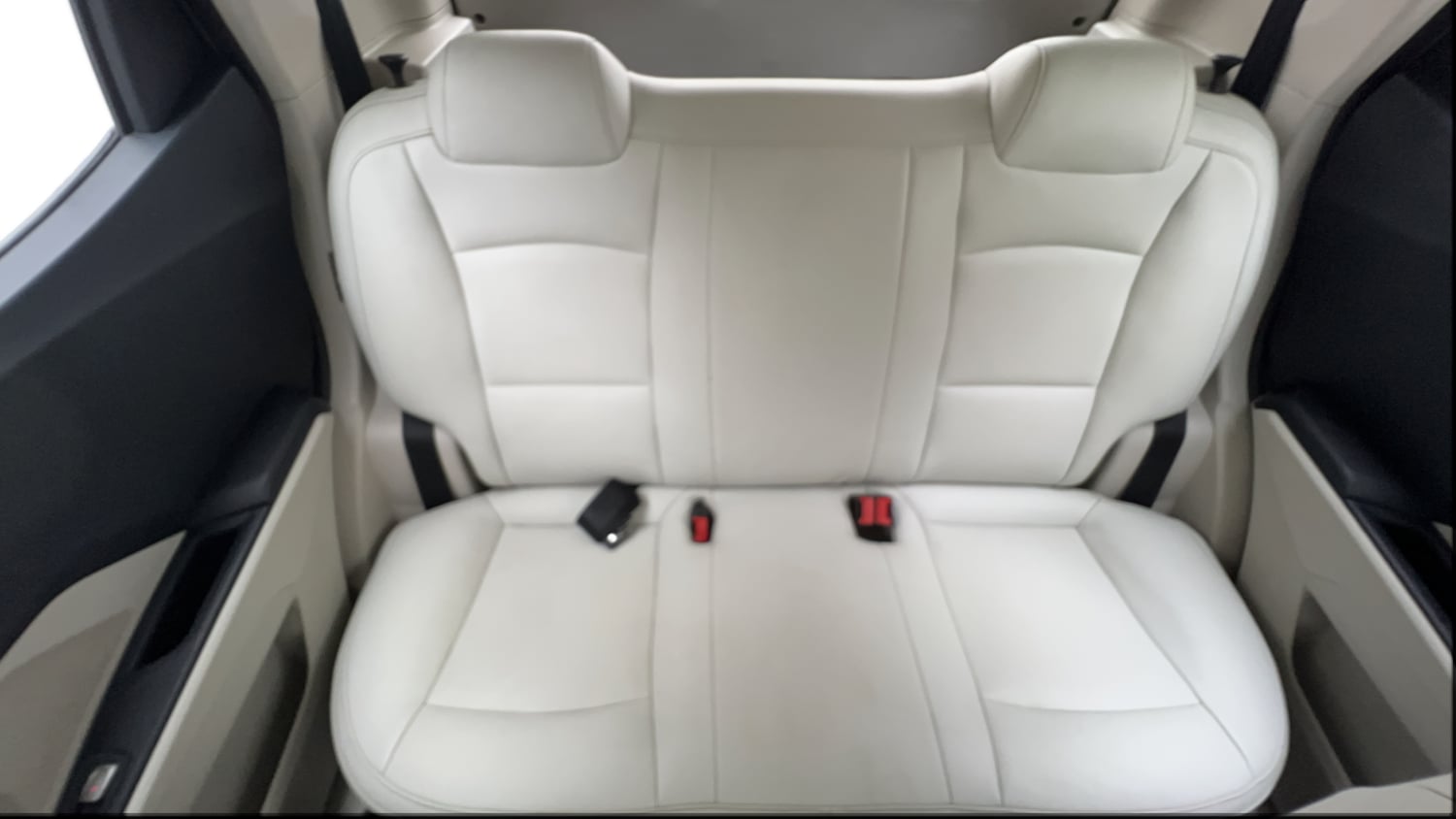 Used 2022 Mahindra XUV 300 W6 1.5 Diesel Diesel Manual interior REAR SEAT CONDITION VIEW