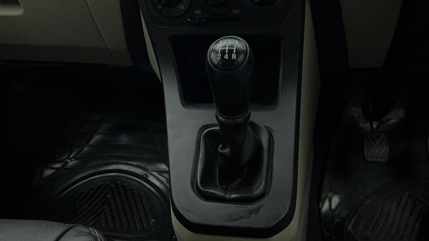 Used 2019 Maruti Suzuki Wagon R 1.0 LXi 1.0 Petrol Manual interior GEAR  KNOB VIEW