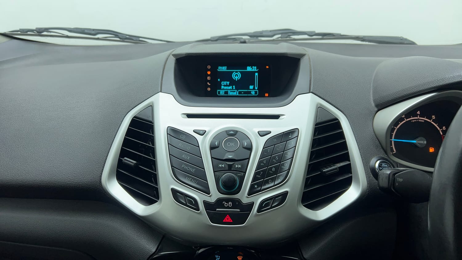 Used 2014 Ford EcoSport Titanium 1.0 Ecoboost (Opt) Petrol Manual top_features Integrated (in-dash) music system