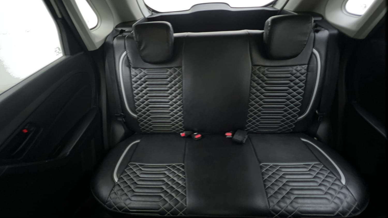 Used 2021 maruti-suzuki Vitara Brezza VXi Petrol Manual interior REAR SEAT CONDITION VIEW