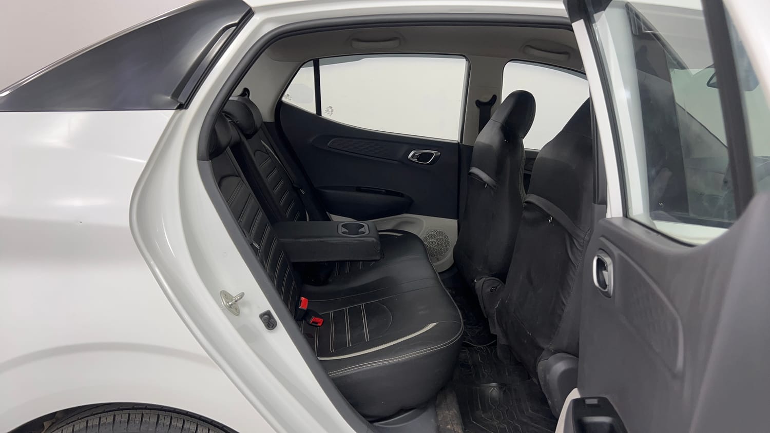 Used 2022 Hyundai Aura SX 1.2 Petrol Petrol Manual interior RIGHT SIDE REAR DOOR CABIN VIEW