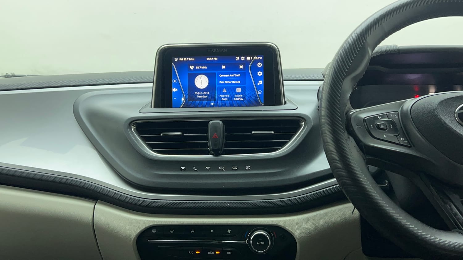 Used 2024 Tata Altroz XZ iCNG Cng Manual top_features Integrated (in-dash) music system