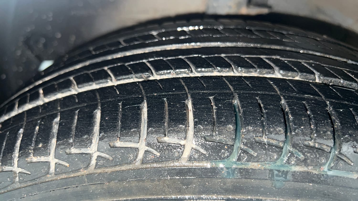 Used 2014 Hyundai Grand i10 Magna 1.2 Kappa VTVT Petrol Manual tyres LEFT FRONT TYRE TREAD VIEW