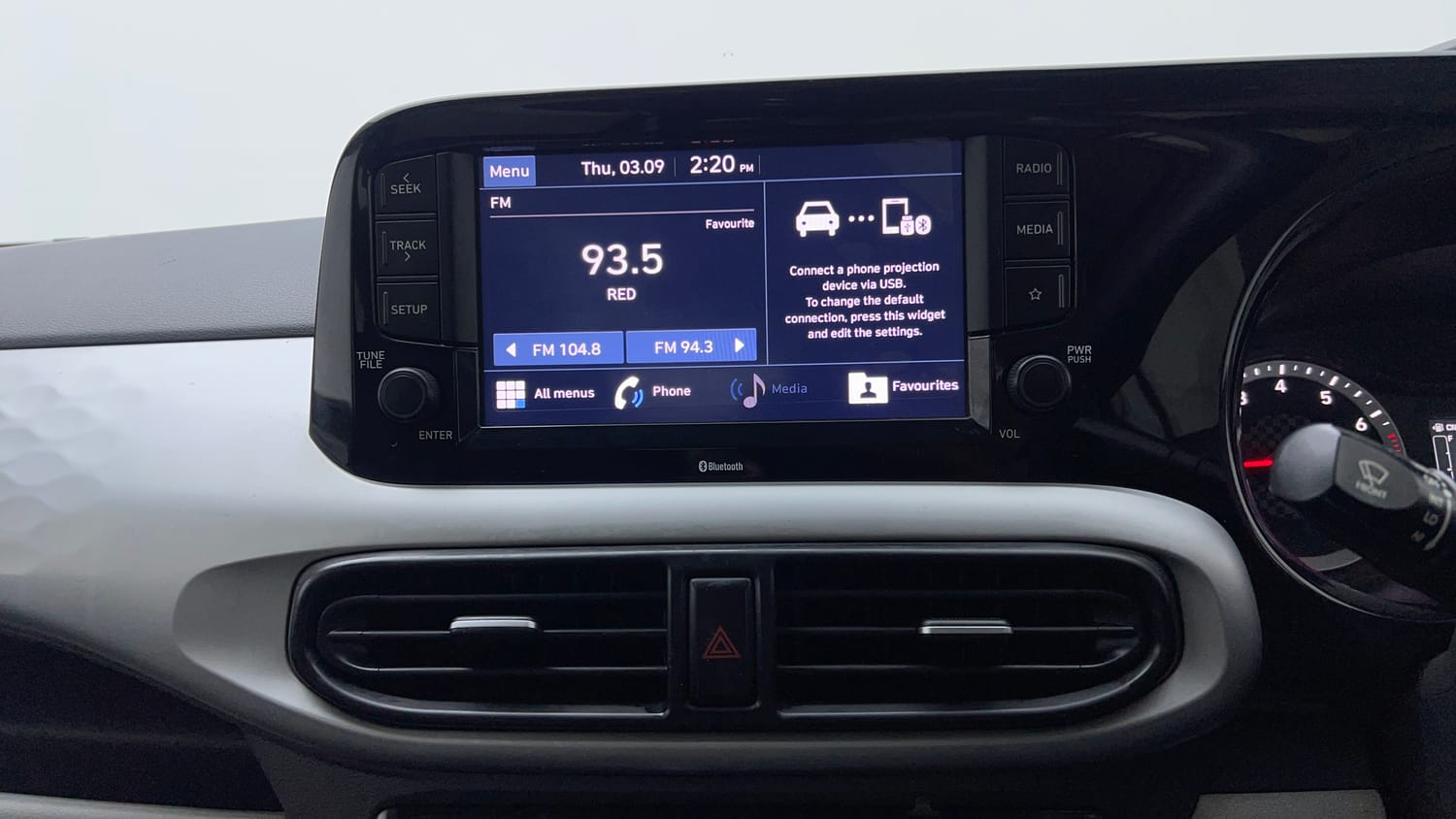 Used 2022 Hyundai Grand i10 Nios Sportz 1.2 Kappa VTVT CNG Cng Manual top_features Touch screen infotainment system
