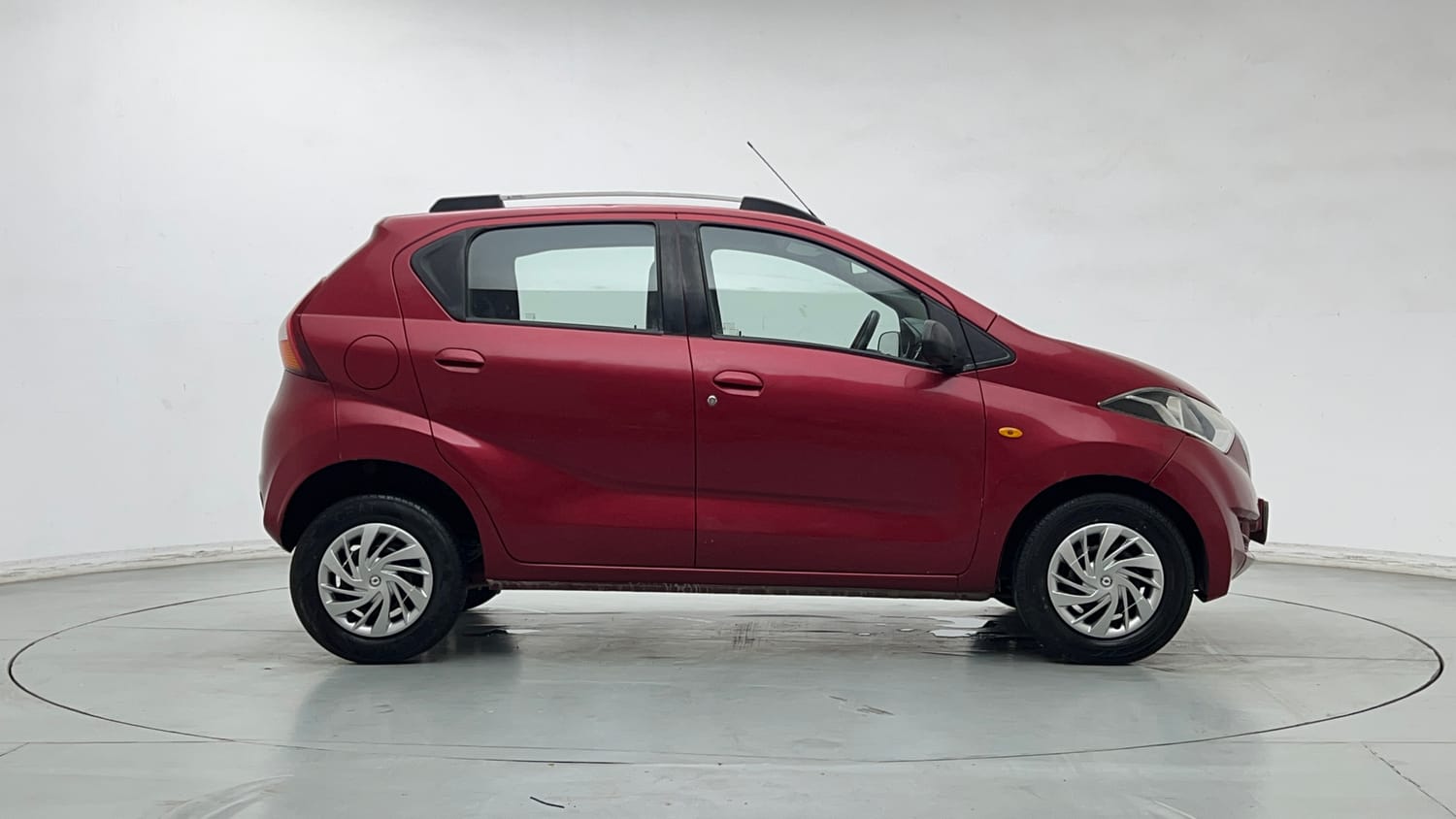 Used 2017 Datsun Redi-GO T (O) Petrol Manual exterior RIGHT SIDE VIEW