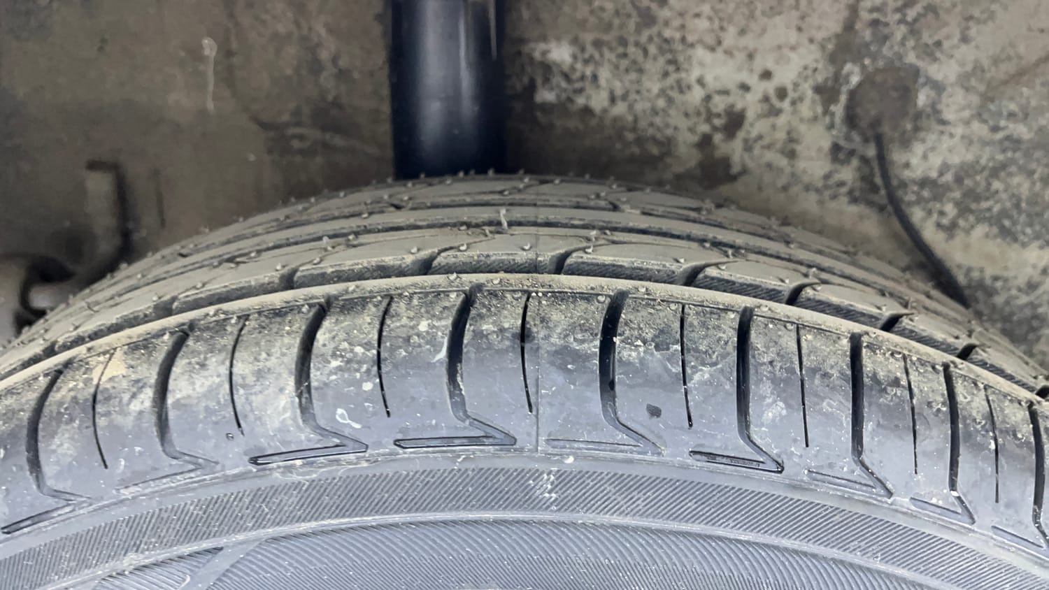 Used 2018 Maruti Suzuki Celerio ZXi (O) AMT Petrol Automatic tyres RIGHT REAR TYRE TREAD VIEW