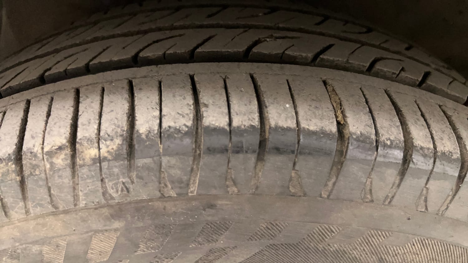 Used 2012 Hyundai i20 Asta 1.2 Petrol Manual tyres LEFT FRONT TYRE TREAD VIEW