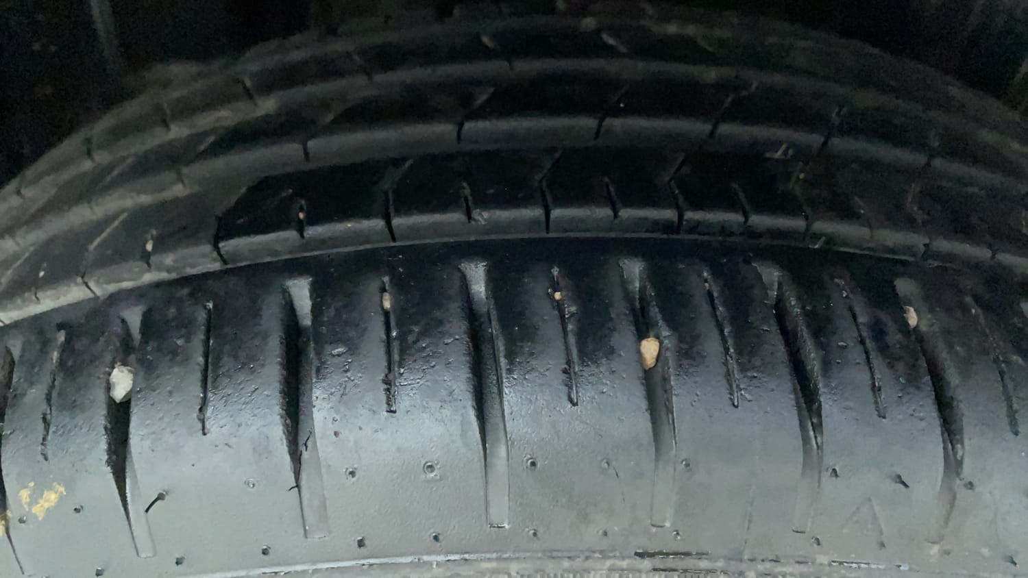 Used 2024 Maruti Suzuki Baleno Zeta AGS Petrol Automatic tyres RIGHT REAR TYRE TREAD VIEW
