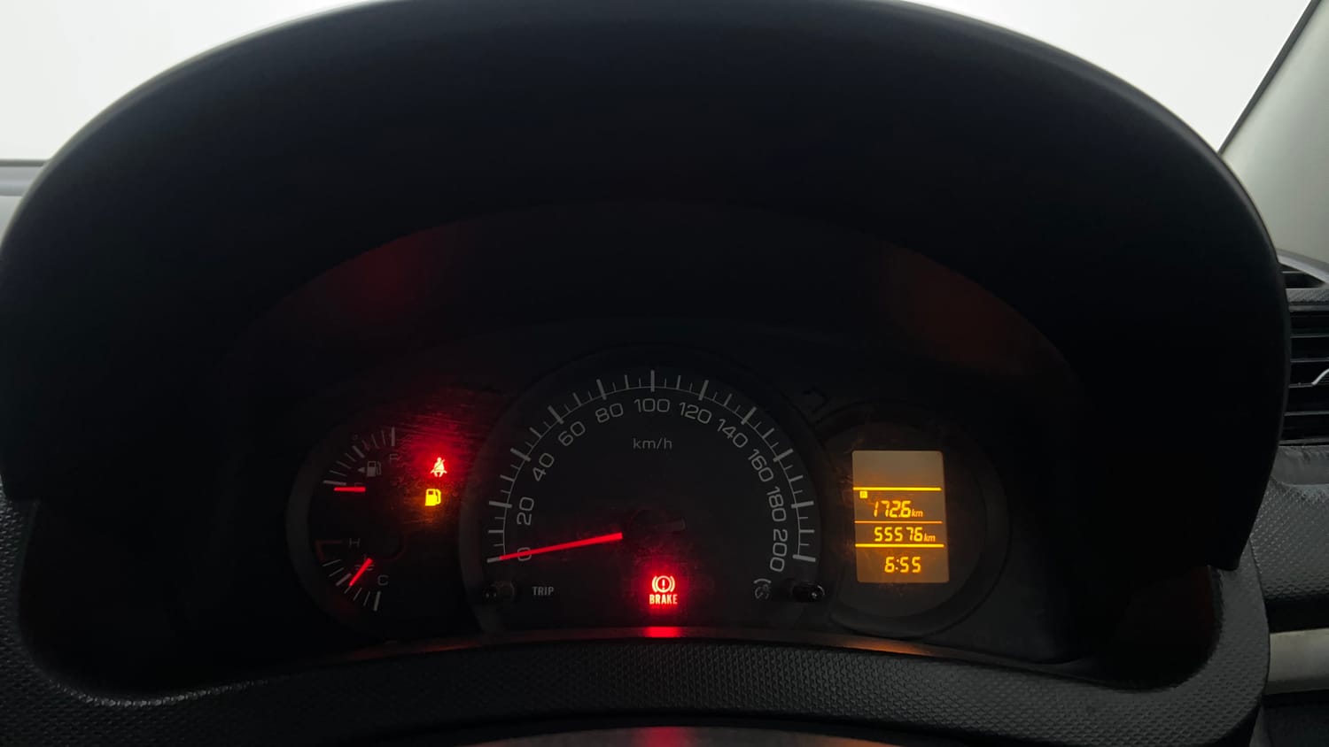 Used 2015 Maruti Suzuki Swift Lxi (O) Petrol Manual interior CLUSTERMETER VIEW