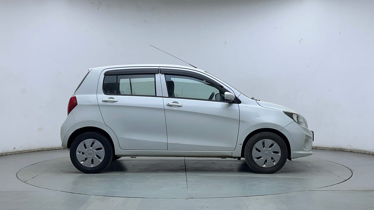 Used 2018 Maruti Suzuki Celerio ZXi (O) AMT Petrol Automatic exterior RIGHT SIDE VIEW