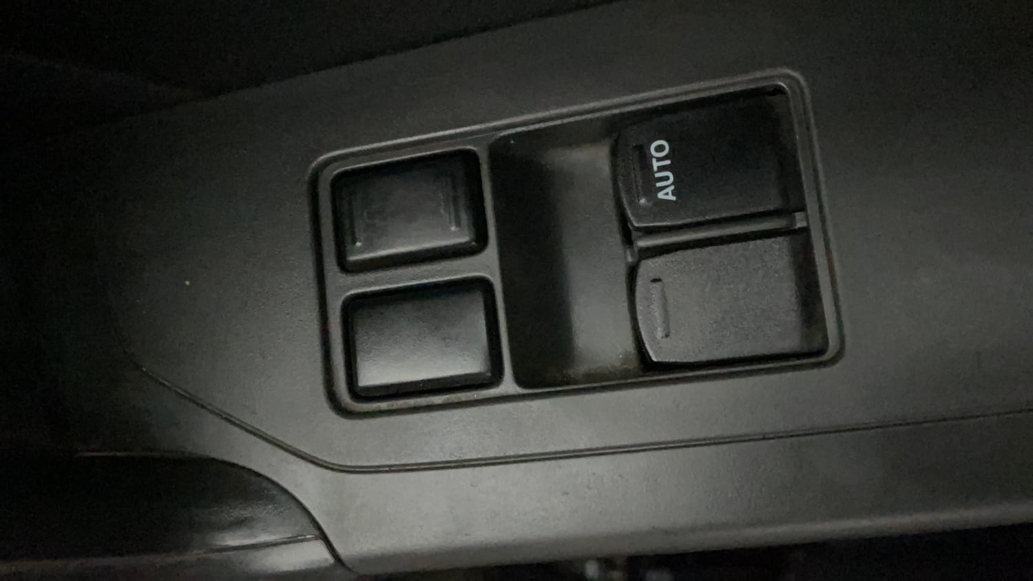 Used 2017 Maruti Suzuki Vitara Brezza LDi (O) Diesel Manual top_features Power windows