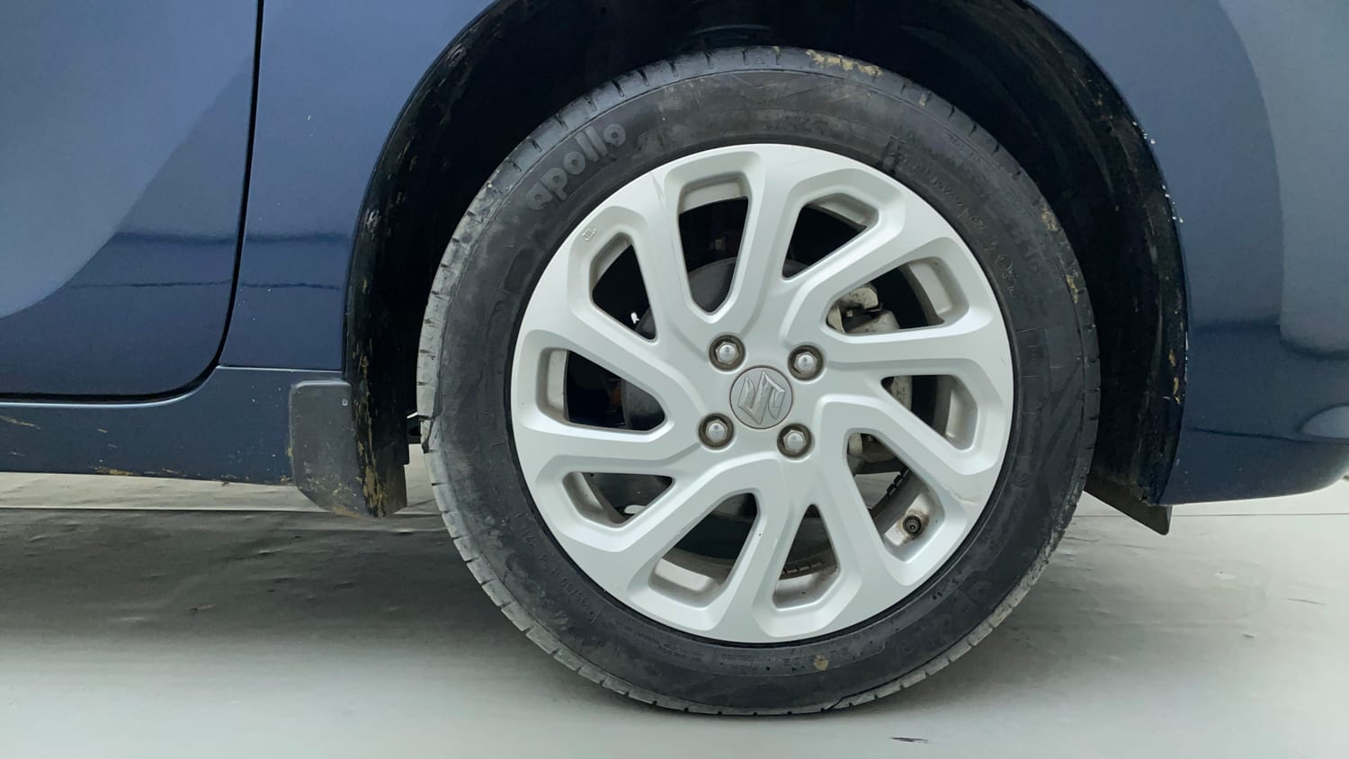 Used 2024 Maruti Suzuki Baleno Zeta AGS Petrol Automatic tyres RIGHT FRONT TYRE RIM VIEW
