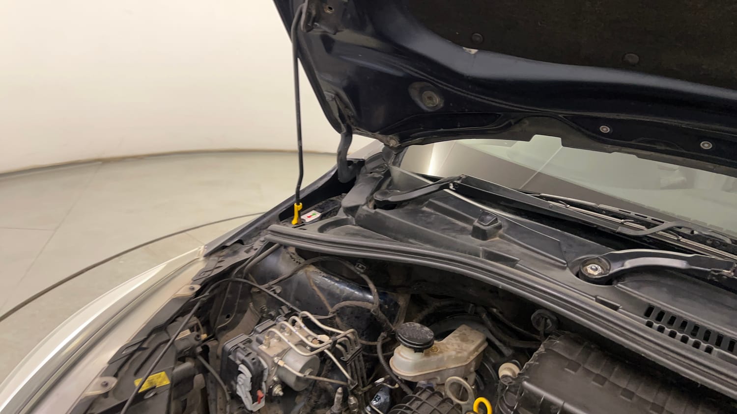 Used 2022 Tata Tigor XZ Plus CNG Cng Manual engine ENGINE RIGHT SIDE HINGE & APRON VIEW