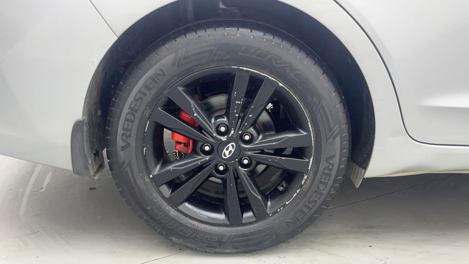 Used 2019 Hyundai Elantra 2.0 SX (O) AT Petrol Automatic tyres RIGHT REAR TYRE RIM VIEW