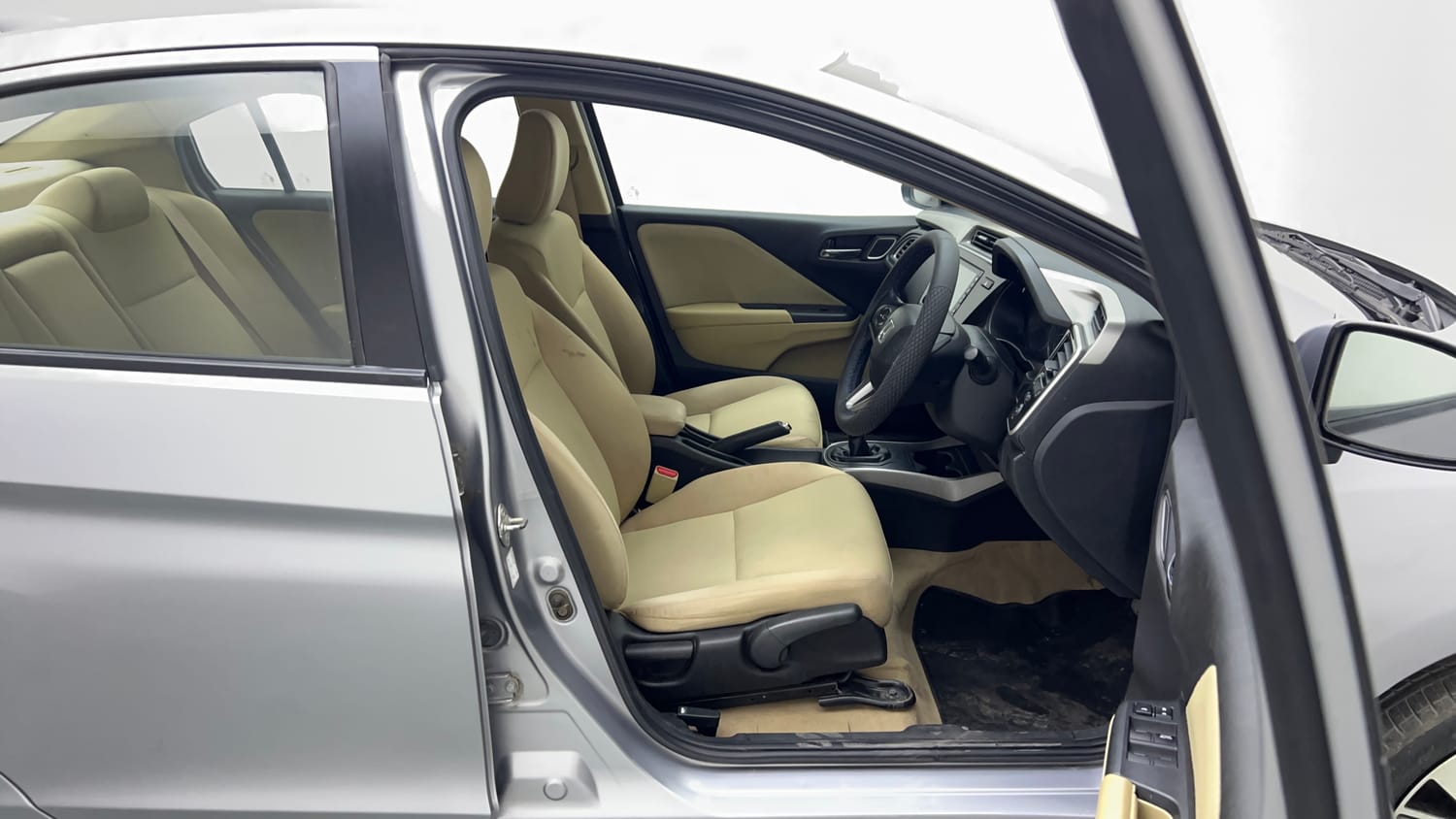 Used 2022 Honda City 4th Generation V Petrol Petrol Manual interior RIGHT SIDE FRONT DOOR CABIN VIEW