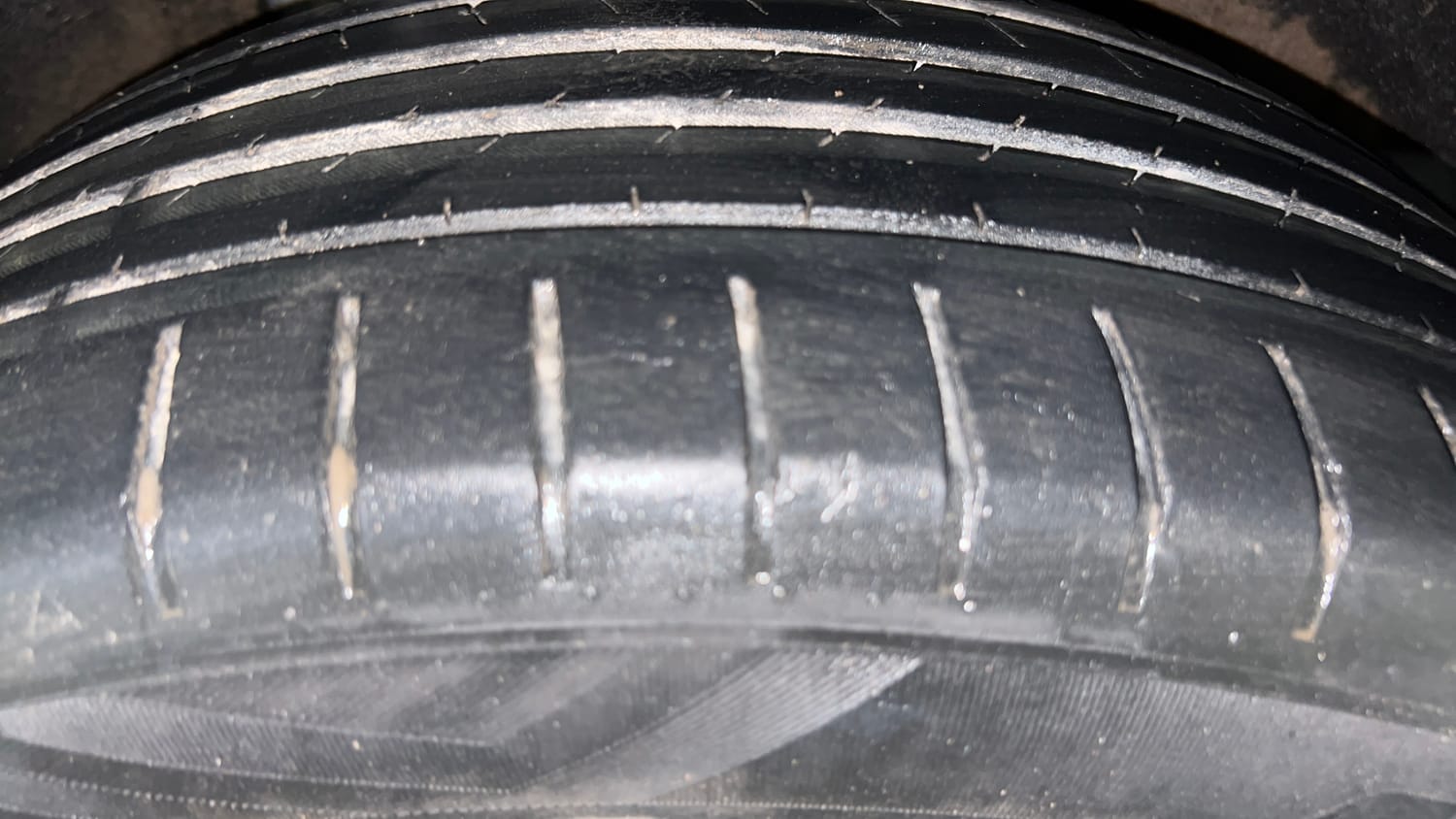 Used 2017 Maruti Suzuki Baleno Zeta 1.2 AT Petrol Automatic tyres RIGHT REAR TYRE TREAD VIEW
