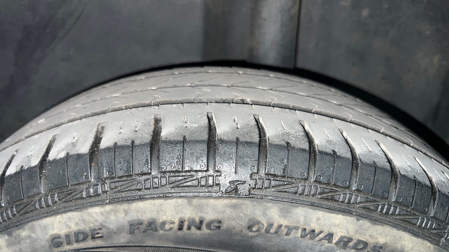 Used 2020 Volkswagen Polo Trendline 1.0L MPI Petrol Manual tyres LEFT REAR TYRE TREAD VIEW
