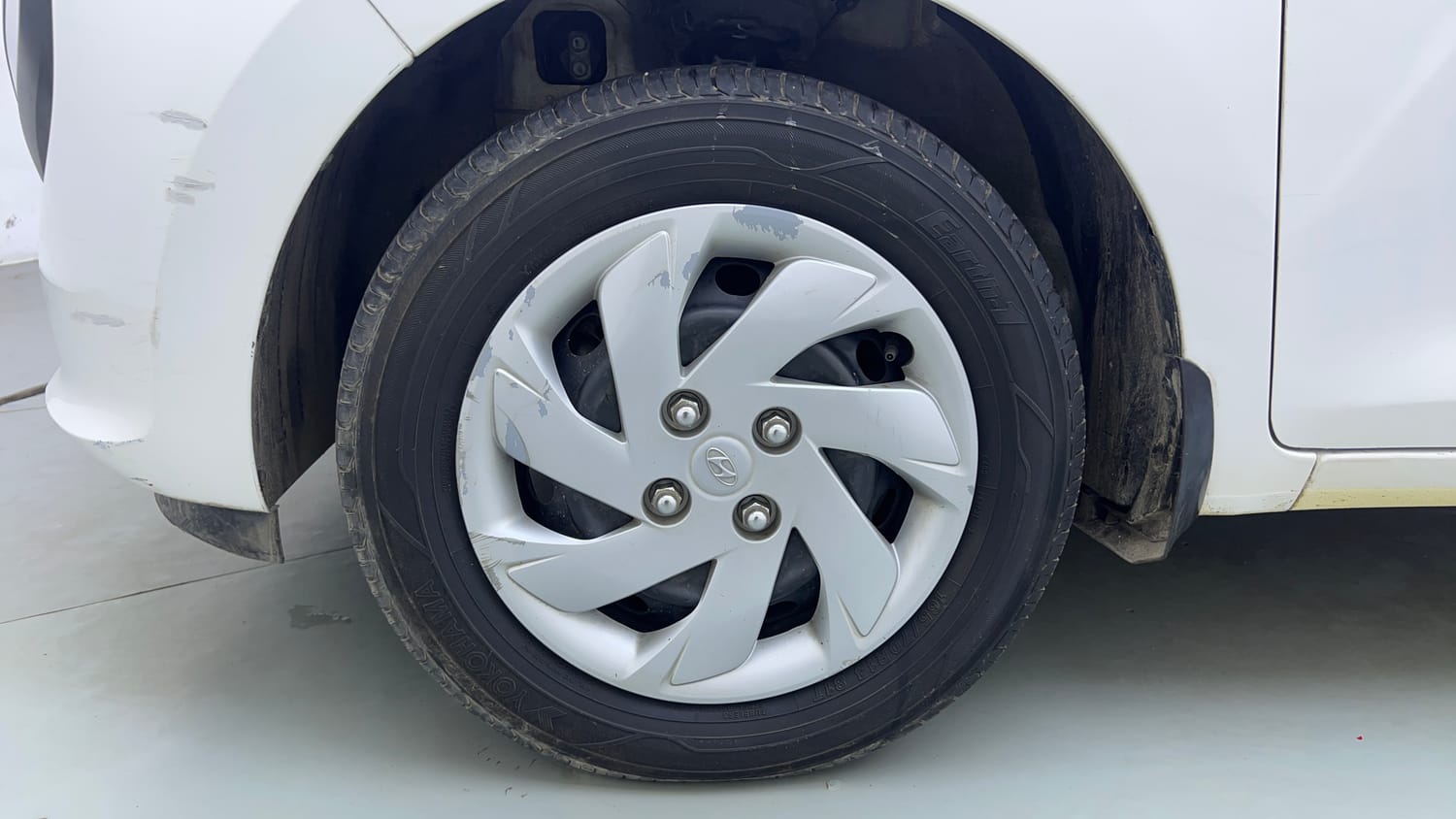 Used 2021 Hyundai Santro Asta AMT Petrol Automatic tyres LEFT FRONT TYRE RIM VIEW