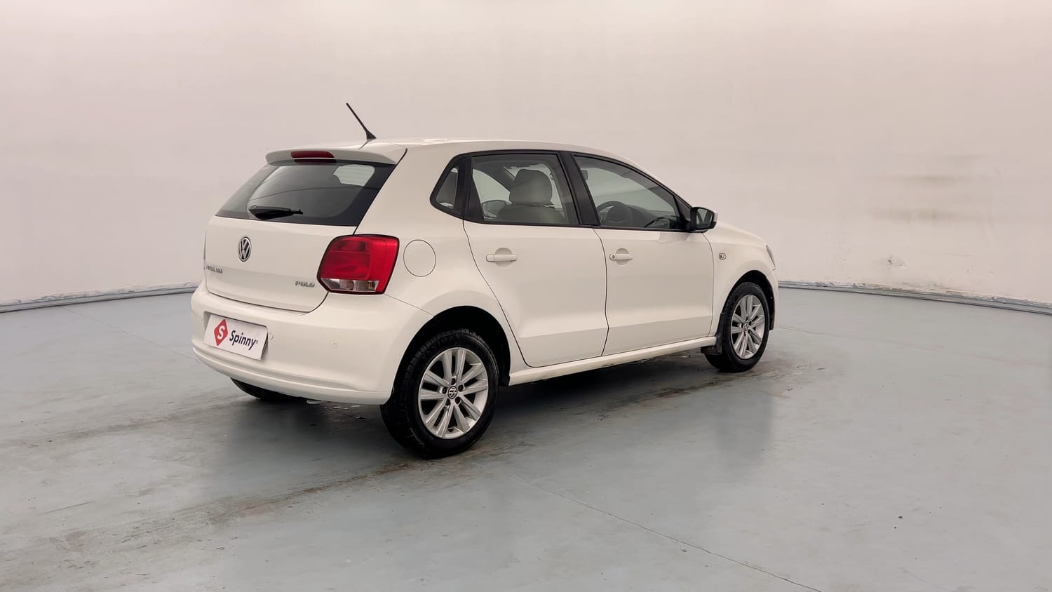 Used 2014 Volkswagen Polo Highline1.2L (P) Petrol Manual exterior RIGHT REAR CORNER VIEW