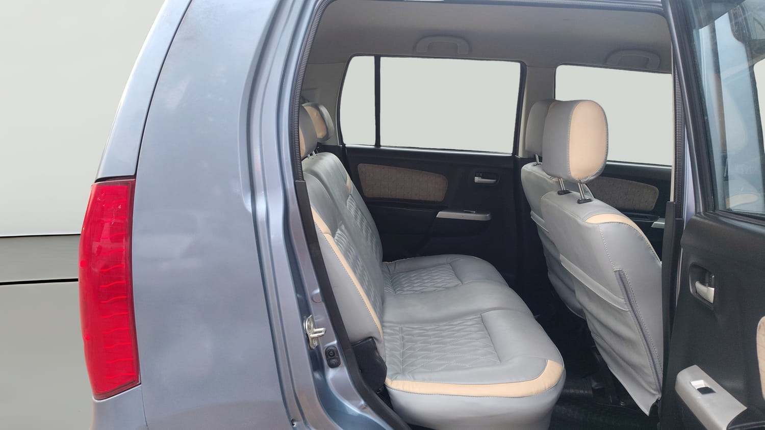 Used 2016 Maruti Suzuki Wagon R 1.0 VXI AMT Petrol Automatic interior RIGHT SIDE REAR DOOR CABIN VIEW