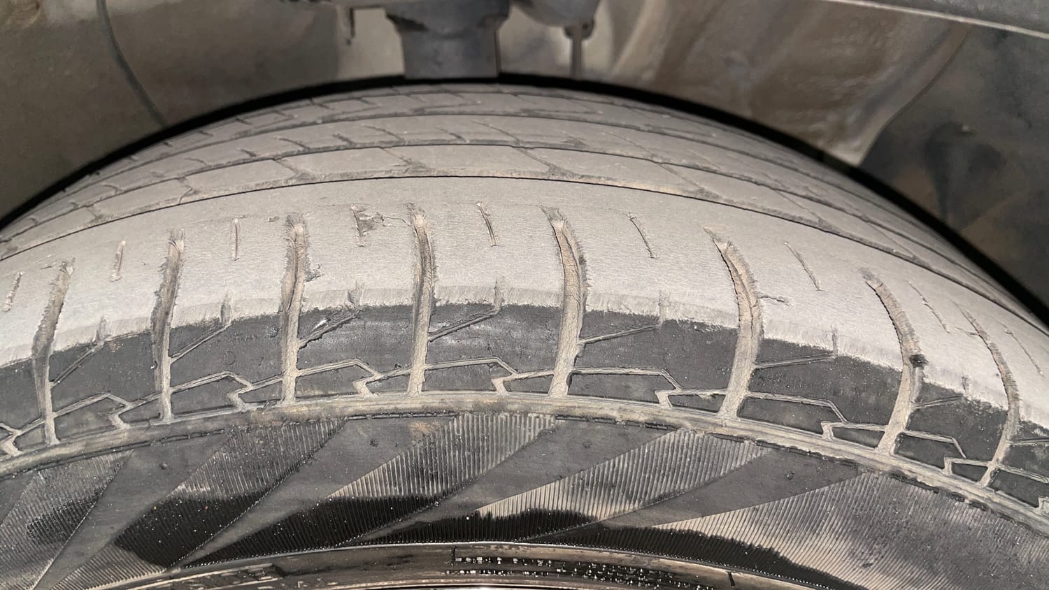 Used 2022 Hyundai Creta SX (O) 1.4 Turbo 7 DCT Petrol Automatic tyres RIGHT FRONT TYRE TREAD VIEW