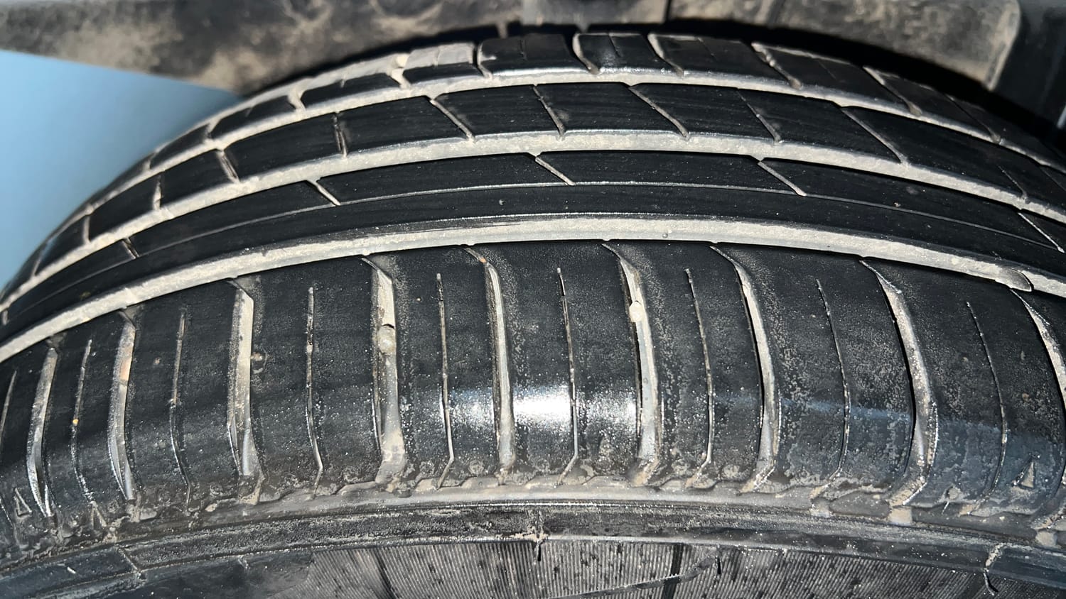 Used 2021 Renault Triber RXZ Petrol Manual tyres RIGHT REAR TYRE TREAD VIEW