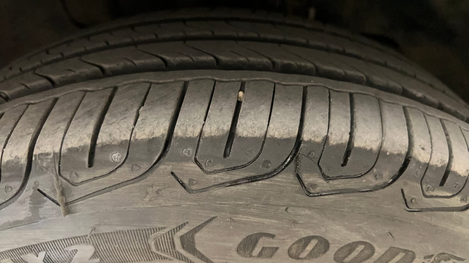 Used 2022 Tata Tigor XZ Plus CNG Cng Manual tyres RIGHT FRONT TYRE TREAD VIEW