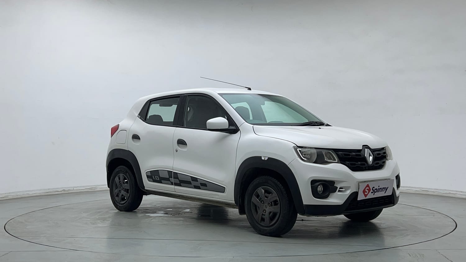 Used 2018 Renault Kwid 1.0 RXT Petrol Manual exterior RIGHT FRONT CORNER VIEW