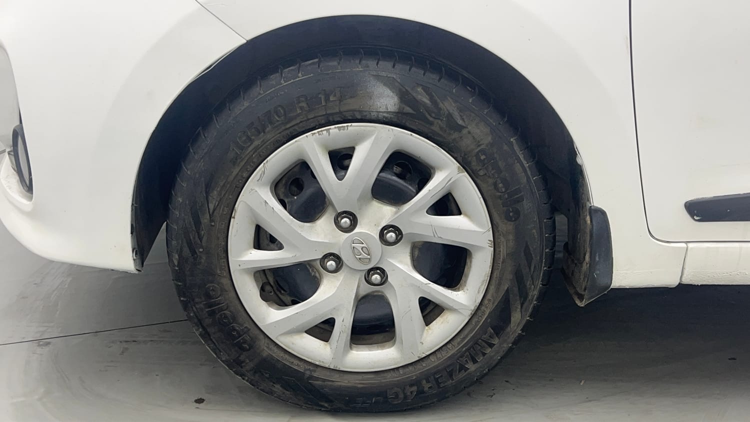 Used 2019 Hyundai Grand i10 Sportz 1.2 Kappa VTVT CNG (Outside Fitted) Cng Manual tyres LEFT FRONT TYRE RIM VIEW